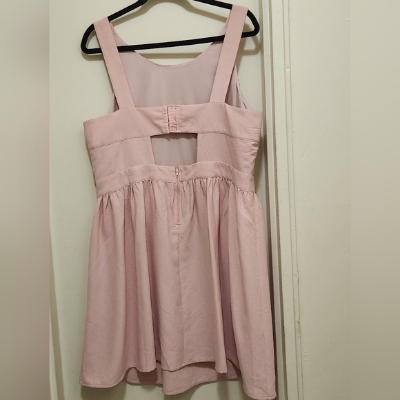 Forever 21 Plus mini dress in pink with cinched waist - Picture 10 of 11